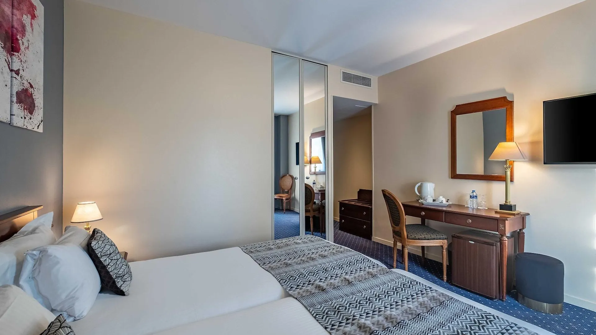 Amiral Hotel Paris